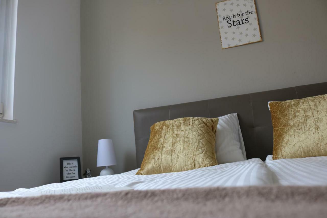 Apartments Ela โตรกีร์ ภายนอก รูปภาพ